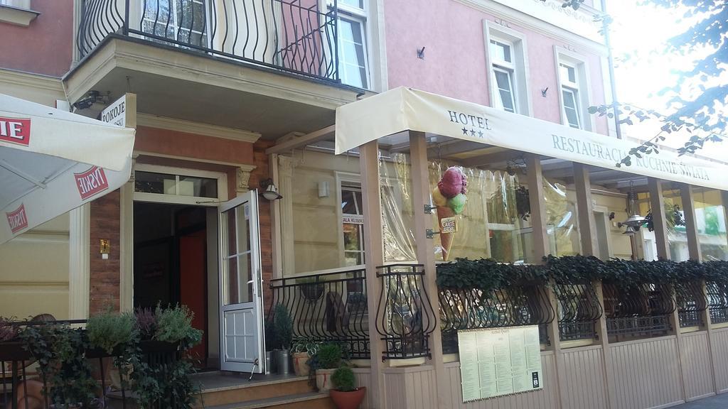 Hotel Cesarski - Kaiserhof Giżycko Exteriör bild