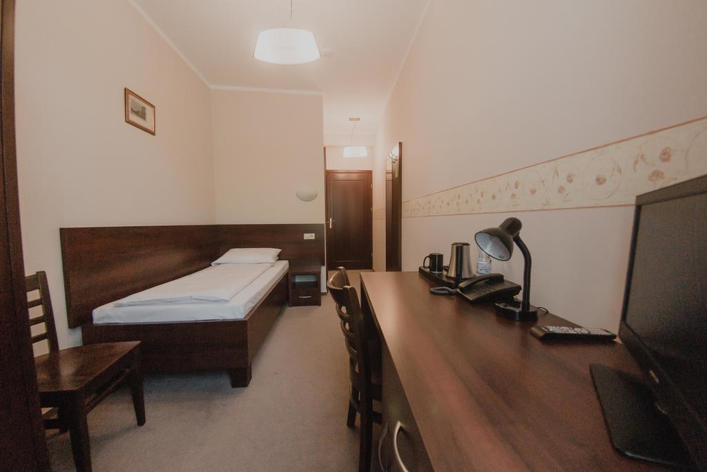 Hotel Cesarski - Kaiserhof Giżycko Exteriör bild