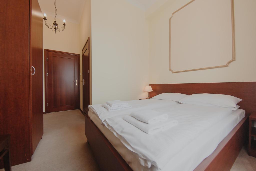 Hotel Cesarski - Kaiserhof Giżycko Exteriör bild
