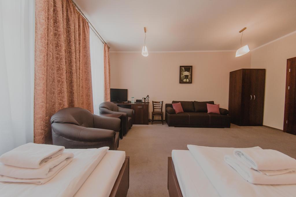 Hotel Cesarski - Kaiserhof Giżycko Exteriör bild