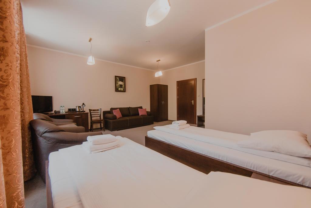 Hotel Cesarski - Kaiserhof Giżycko Exteriör bild